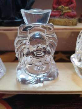 GLAS HAPPY BUDDHA MIT GOLDBARREN