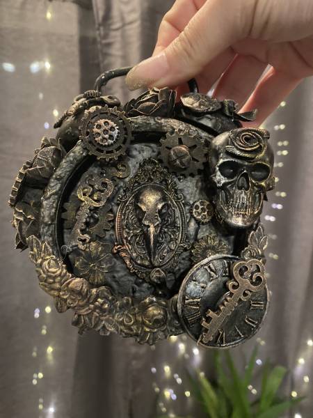 STEAMPUNK SKULL DEKO WECKER - HANDGEFERTIGT